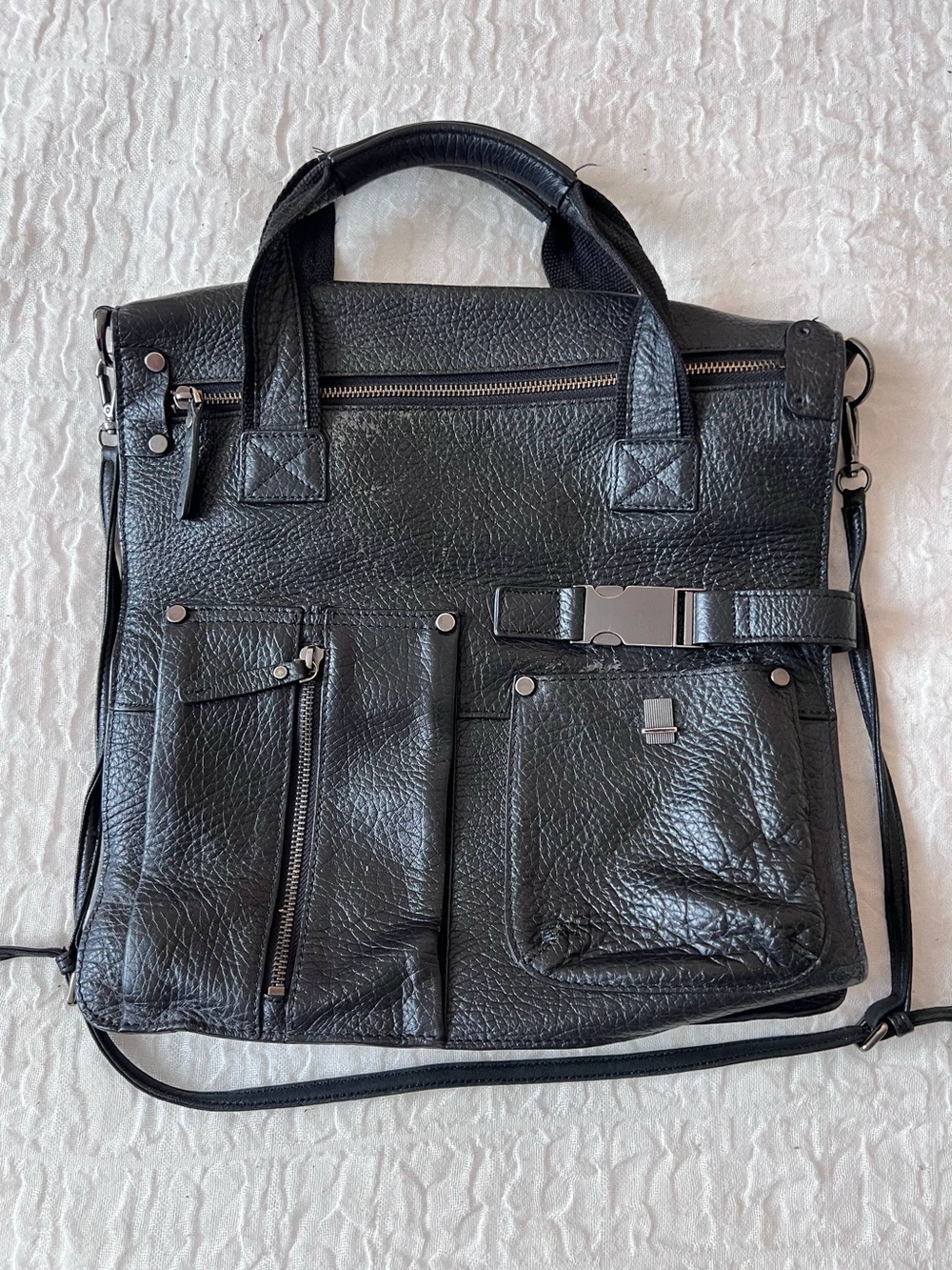 Black Leather Men's Messenger Bag - Classic Professional Carry